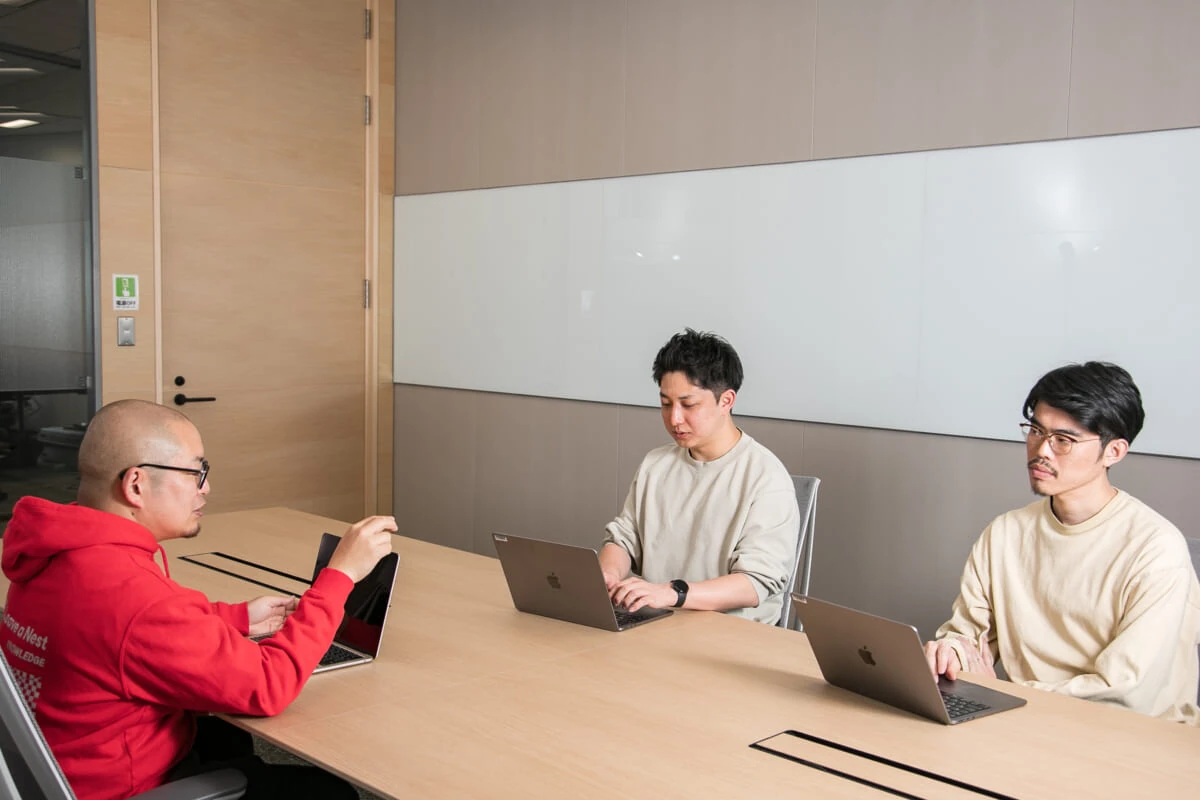 平塚武 リバネスナレッジ取締役（左） 上田 哲太朗氏（中央） 蓮見 友信氏（右）